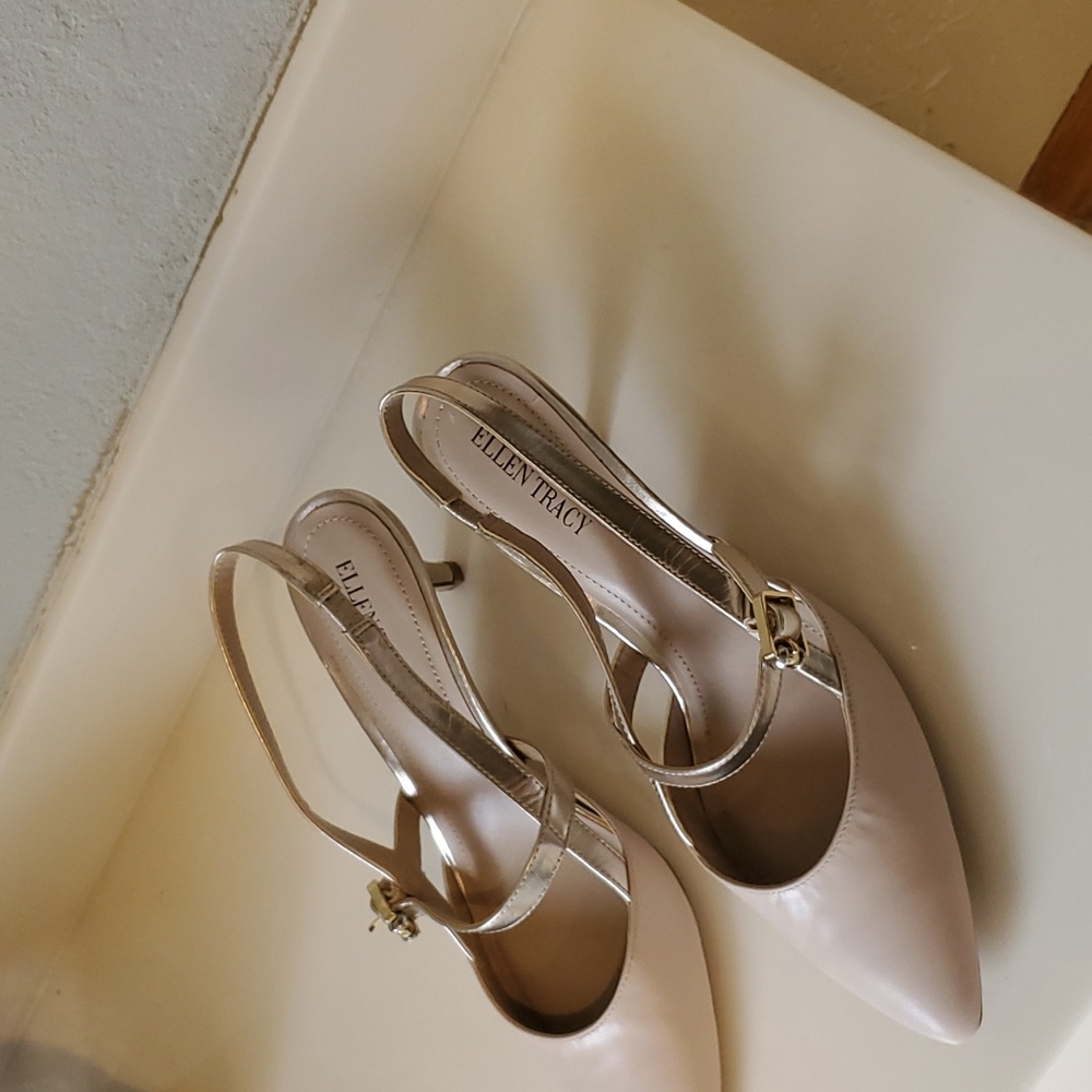 Pretty kitten heels